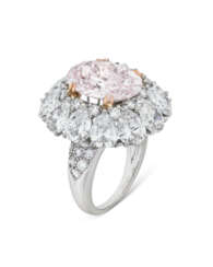 COLOURED DIAMOND AND DIAMOND RING, MOUNT BY VAN CLEEF &amp; ARPELS