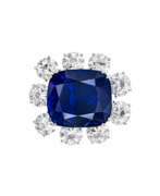 Broschen und Anstecknadeln. EXCEPTIONAL SAPPHIRE AND DIAMOND CLIP-BROOCH