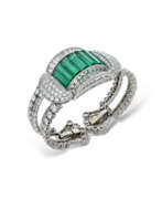 Браслеты. CHAUMET ART DECO EMERALD AND DIAMOND BANGLE