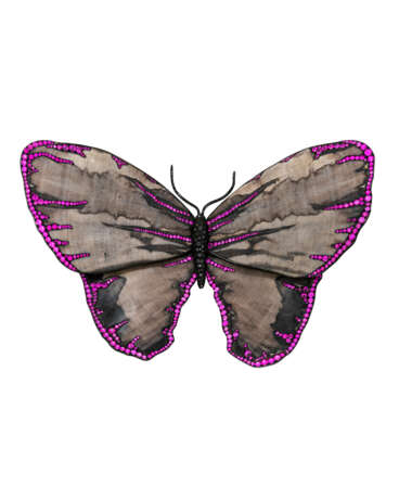 JAR PETRIFIED WOOD, COLOURED SAPPHIRE AND SPINEL `PAPILLON DE NUIT` BROOCH - Foto 1 JAR PETRIFIED WOOD, COLOURED SAPPHIRE AND SPINEL `PAPILLON DE NUIT` BROOCH - Foto 1