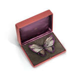 JAR PETRIFIED WOOD, COLOURED SAPPHIRE AND SPINEL `PAPILLON DE NUIT` BROOCH - photo 2