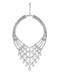 SENSATIONAL BULGARI DIAMOND NECKLACE