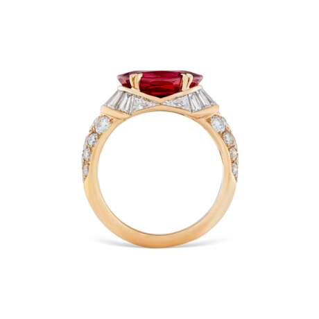 RUBY AND DIAMOND RING, MOUNT BY TABBAH - Foto 4 RUBY AND DIAMOND RING, MOUNT BY TABBAH - Foto 4