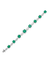 CARTIER MID-20TH CENTURY EMERALD AND DIAMOND BRACELET