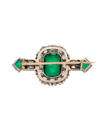 IMPORTANT LATE 19TH CENTURY EMERALD AND DIAMOND BROOCH - photo 3 IMPORTANT LATE 19TH CENTURY EMERALD AND DIAMOND BROOCH - photo 3