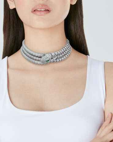 BULGARI DIAMOND AND EMERALD `SERPENTI TUBOLARE` NECKLACE - photo 2
