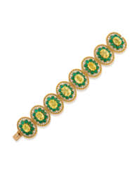 VAN CLEEF &amp; ARPELS MID-20TH CENTURY COLOURED SAPPHIRE, CHRYSOPRASE AND DIAMOND BRACELET