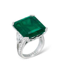 GRAFF EMERALD AND DIAMOND RING