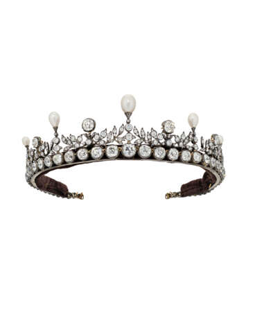 GARRARD & CO. LATE 19TH CENTURY DIAMOND RIVIÈRE NECKLACE/NATURAL PEARL AND DIAMOND TIARA - photo 1 GARRARD & CO. LATE 19TH CENTURY DIAMOND RIVIÈRE NECKLACE/NATURAL PEARL AND DIAMOND TIARA - photo 1
