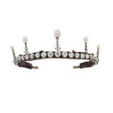 GARRARD & CO. LATE 19TH CENTURY DIAMOND RIVI&#200;RE NECKLACE/NATURAL PEARL AND DIAMOND TIARA - photo 2