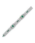 Art Deco. CARTIER ART DECO EMERALD AND DIAMOND BRACELET Art Deco. CARTIER ART DECO EMERALD AND DIAMOND BRACELET