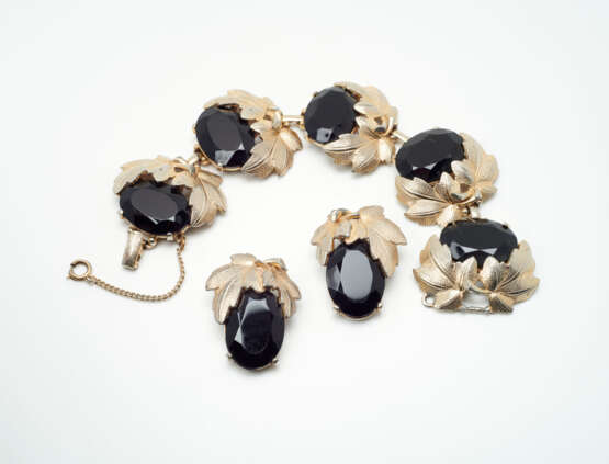 Schmuckset, 2-teilig Armband und Ohrclips. Elsa Schiaparelli für Schiaparelli Inc., New York. Modeschmuck Kollektion um 1950/55 - фото 1
