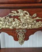 Übersicht. Restored antique display case with beautiful bronze elements