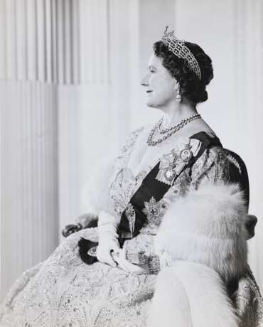 Buckley, Anthony (1912 London - 1993 ebenda). Porträt der Queen Mother. 1963 - Foto 1