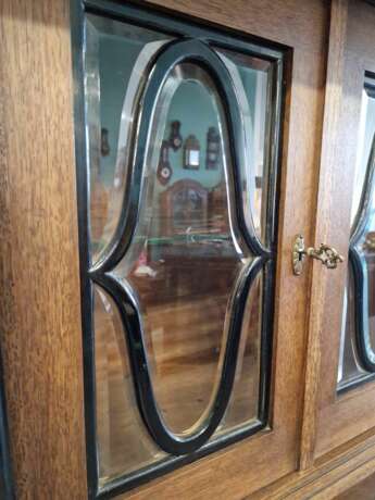 Large and elegant buffet Oak Eclecticism Early 20th century - photo 2 Large and elegant buffet Oak Eclecticism Early 20th century - photo 2
