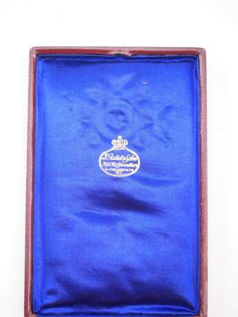 Lippe-Detmold: Fürstlich Lippischer Hausorden, 2. Modell (1890-1924), Ehrenkreuz, 2. Klasse im Etui. - photo 4 Lippe-Detmold: Fürstlich Lippischer Hausorden, 2. Modell (1890-1924), Ehrenkreuz, 2. Klasse im Etui. - photo 4