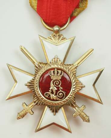 Lippe-Detmold: Fürstlich Lippischer Hausorden, 2. Modell (1890-1924), Ehrenkreuz 3. Klasse mit Schwertern. - photo 3 Lippe-Detmold: Fürstlich Lippischer Hausorden, 2. Modell (1890-1924), Ehrenkreuz 3. Klasse mit Schwertern. - photo 3