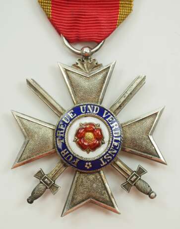 Lippe-Detmold: Fürstlich Lippischer Hausorden, 2. Modell (1890-1924), Ehrenkreuz 4. Klasse, 2. Abteilung, mit Schwertern. - photo 1