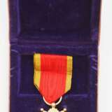 Lippe-Detmold: Fürstlich Lippischer Hausorden, Goldenes Verdienstkreuz, im Etui. - photo 3