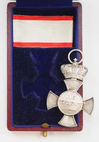 Lippe-Detmold: Leopold-Orden, Kreuz mit der Krone, im Etui. - photo 3 Lippe-Detmold: Leopold-Orden, Kreuz mit der Krone, im Etui. - photo 3