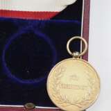 Lippe-Detmold: Leopold-Orden, Gold Medaille, im Etui. - photo 3