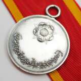 Lippe-Detmold: Silberne Verdienstmedaille am Bande, 1. Ausführung (1816-1902). - Foto 3