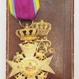 Mecklenburg-Schwerin: Hausorden der Wendischen Krone, Goldenes Verdienstkreuz, im Etui. - photo 1