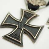 Preussen: Eisernes Kreuz, 1870, 2. Klasse mit Eichenbruch "25" und Wiederholunggspange 1914, dazu Miniatur. - photo 4