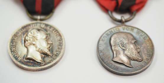 Württemberg: König-Karl-Jubiläums-Stiftung, Medaille Karl und Wilhelm II. - фото 2