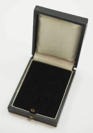 Württemberg: Goldenes / Silbernes Ehrenzeichen für Dienstboten Etui. - фото 1