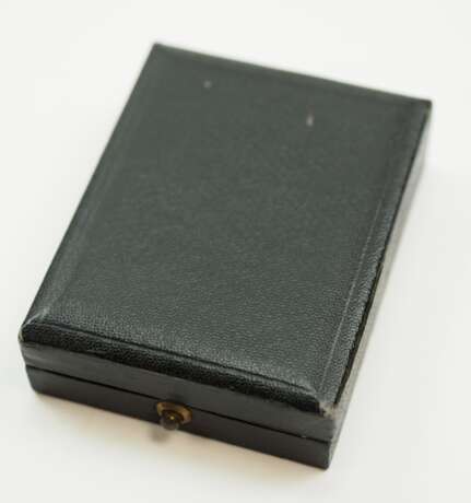 Württemberg: Goldenes / Silbernes Ehrenzeichen für Dienstboten Etui. - фото 3