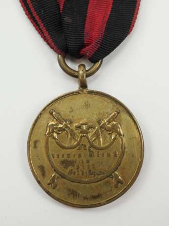 Württemberg: Kriegsdenkmünze, für die Feldzüge 1793-1815, Chiffre W, in vier Feldzügen. - photo 2