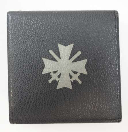 Kriegsverdienstkreuz, 1. Klasse mit Schwertern, im Etui - 1. - photo 2