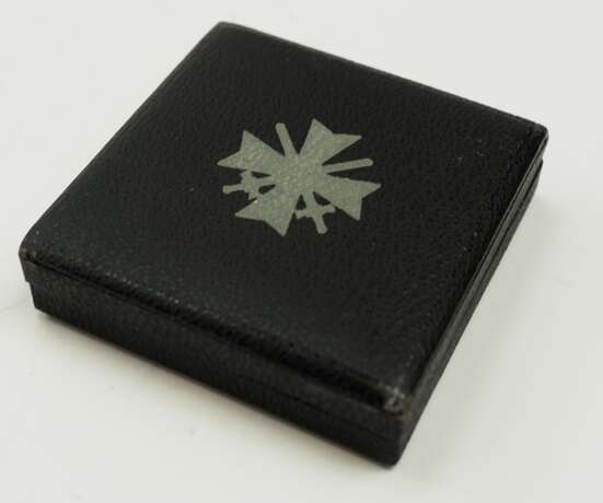 Kriegsverdienstkreuz, 1. Klasse mit Schwertern, im Etui - 1. - photo 4