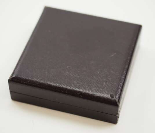 Verwundetenabzeichen, Legion Condor, Gold, im Etui. - photo 4 Verwundetenabzeichen, Legion Condor, Gold, im Etui. - photo 4