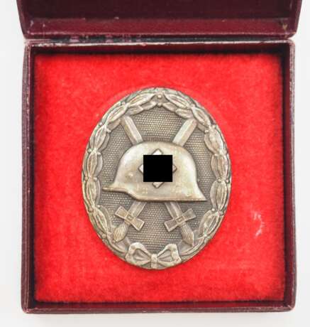 Verwundetenabzeichen, 1939, Silber, im Etui - L 54. - photo 1