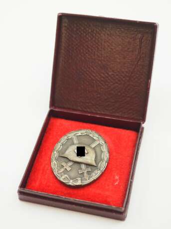 Verwundetenabzeichen, 1939, Silber, im Etui - L 54. - photo 2