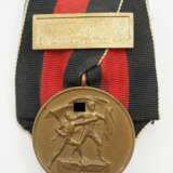 Medaille zur Erinnerung an den 1. Oktober 1939, mit Spange "Prager Burg". - photo 1