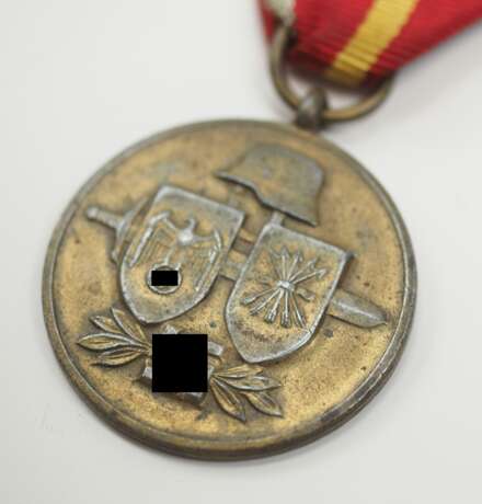 Spanien: Erinnerungsmedaille für die Freiwilligen im Russland Feldzug. - photo 2 Spanien: Erinnerungsmedaille für die Freiwilligen im Russland Feldzug. - photo 2