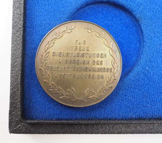 Medaille "Feldluftgaukommando Westfrankreich", im Etui. - Foto 3 Medaille "Feldluftgaukommando Westfrankreich", im Etui. - Foto 3