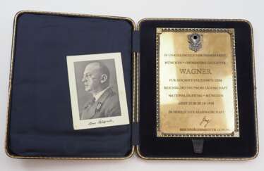 Reichsbund Deutsche Jägerschaft (D.J.): Plakette des Reichsjägermeisters Göring an den Gauleiter von München = Oberbayern Adolf Wagner, im Etui.