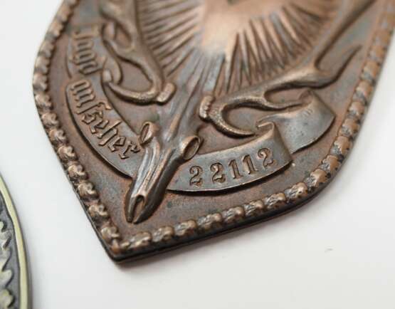 Reichsbund Deutsche Jägerschaft: Lot Abzeichen. - photo 2 Reichsbund Deutsche Jägerschaft: Lot Abzeichen. - photo 2