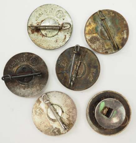 NSDAP: Mitgliedsabzeichen - 6 Exemplare. - photo 2