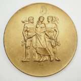 Plakette für langjährige Mitarbeit im Dienste der Pfälzischen Wirtschaft. - Foto 1