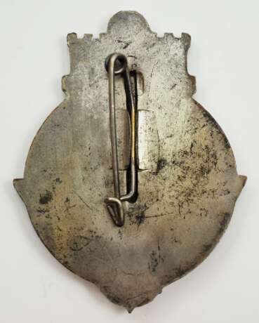 Abzeichen auf den Reichsberufswettkampf 1938 in Hamburg. - Foto 3 Abzeichen auf den Reichsberufswettkampf 1938 in Hamburg. - Foto 3