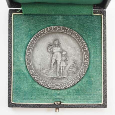 Plakette des Generalgouvernement - Distriktmeister 1943, im Etui. - photo 3 Plakette des Generalgouvernement - Distriktmeister 1943, im Etui. - photo 3