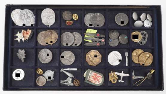 3. Reich: Sammlung Kleinabzeichen. - Foto 1