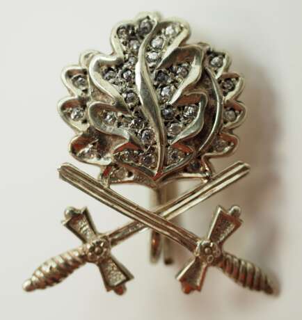 57er: Eichenlaub, Schwerter und Brillanten zum Ritterkreuz des Eisernen Kreuzes. - photo 1 57er: Eichenlaub, Schwerter und Brillanten zum Ritterkreuz des Eisernen Kreuzes. - photo 1