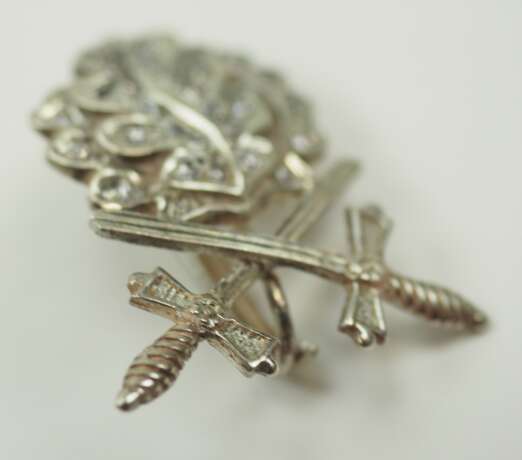 57er: Eichenlaub, Schwerter und Brillanten zum Ritterkreuz des Eisernen Kreuzes. - photo 2 57er: Eichenlaub, Schwerter und Brillanten zum Ritterkreuz des Eisernen Kreuzes. - photo 2