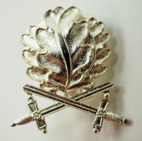 57er: Eichenlaub und Schwerter zum Ritterkreuz des Eisernen Kreuzes. - photo 1